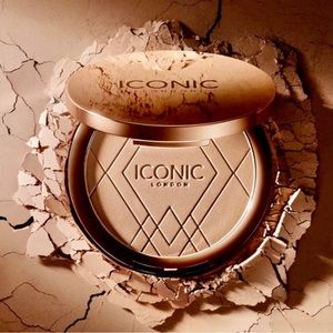 ICONIC London - Bronzing powder in Light. Large full size pan. NIB, untouched!